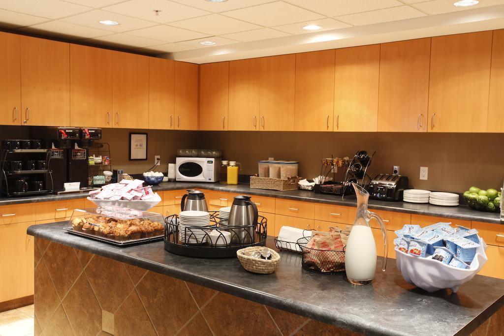 Coast Grimshaw Hotel & Suites Dış mekan fotoğraf