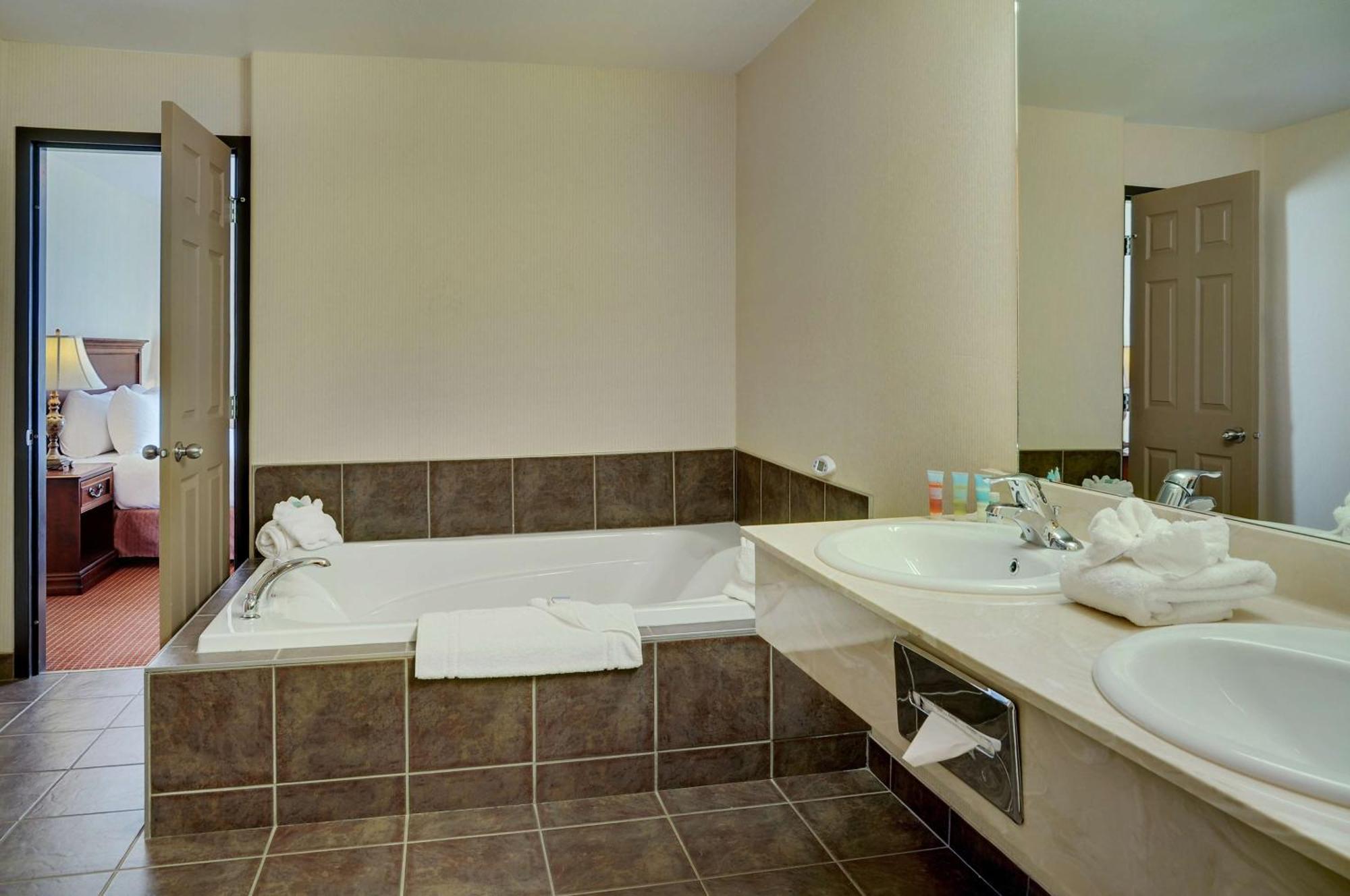 Coast Grimshaw Hotel & Suites Dış mekan fotoğraf
