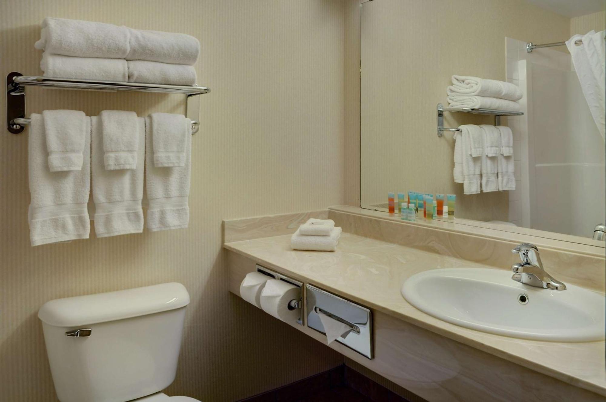 Coast Grimshaw Hotel & Suites Dış mekan fotoğraf